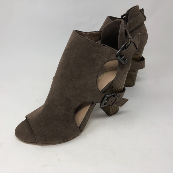 shoe dazzle dorothea taupe booties 10 - Picture 2 of 8